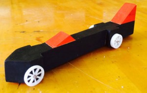 Students design 3D-printed wheels for CO2 cars.